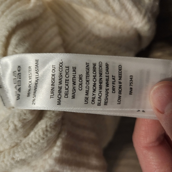 Sincerely Jules Cream Cable Knit Sweater Vest size Medium - Picture 6 of 10